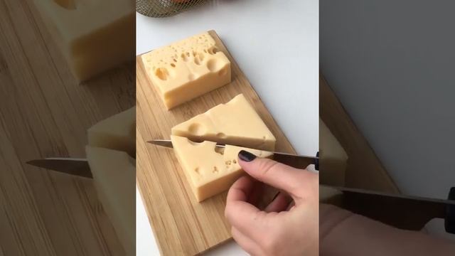 ? Как красиво нарезать прямоугольный сыр ?