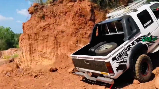 Nissan 4X4 Off Road Jeep Cab Sri Lanka ??