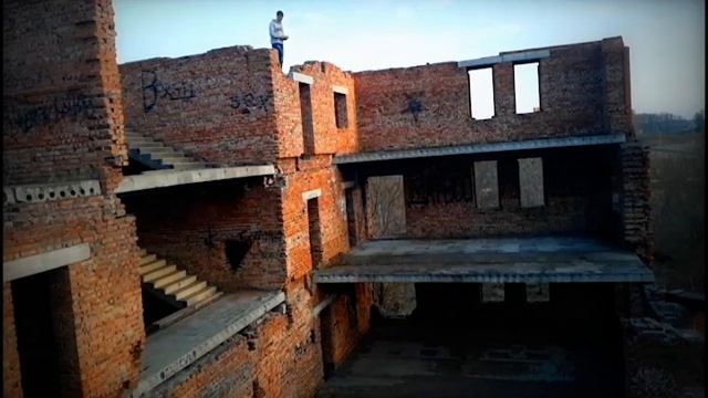 Телефон VS Монтажная пена смотреть онлайн