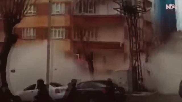 «Нас бьют, мы летаем» ?Олеся Казаченко & София Феськова(cover А.Б. Пугачева)⠀ смотреть онлайн