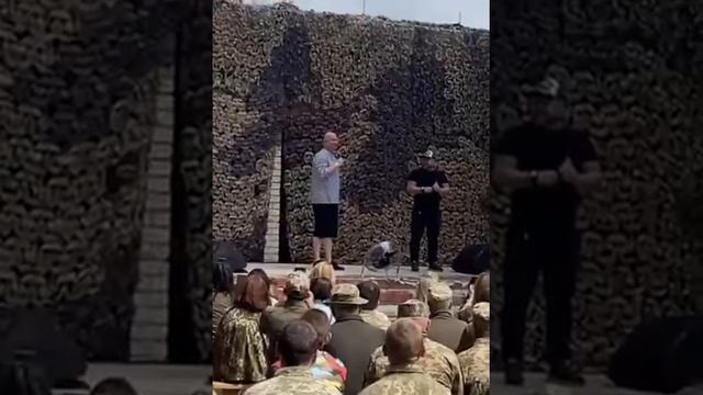 Анекдот про Арестовича, рассказан в офисе президента