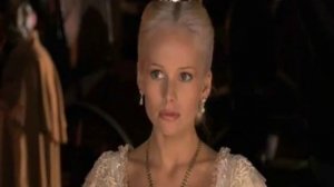 Она идет по жизни, смеясь.wmv