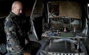 Серия 10. Гнилые кузовные части Уазика. Восстановление автомобиля.