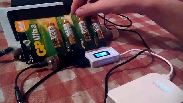 Зарядка смартфона от пальчиковых батареек АА