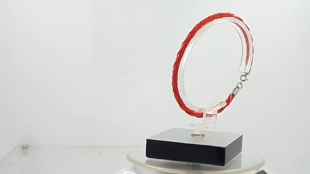 Браслет из кожи с серебряным замком