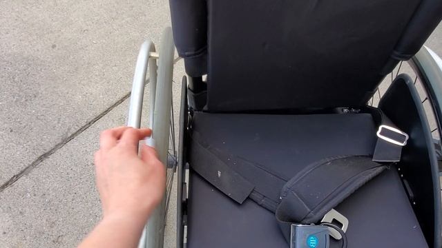 Отдам БЕСПЛАТНО Инвалидное кресло для ребенка и Ходунок SpokaneWA. Поделитесь видео.