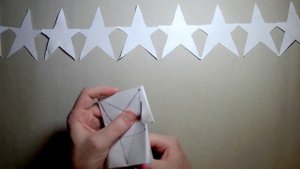 Как сделать ГИРЛЯНДУ С ЗВЕЗДОЧЕК из бумаги А4 своими руками