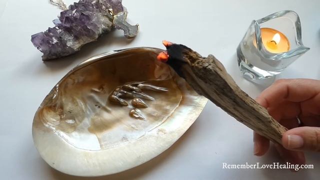 How to Burn Palo Santo AKA Holy Wood смотреть онлайн