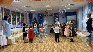 НОВЫЙ ГОД С ФЕДОРОЙ ЕГОРОВНОЙВ старшей (логопедической) группе "РОМАШКА"