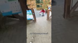 Кая ударила Парадевича по яйцам и просит прощение🤣😂