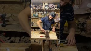 Полиэфирная двух компонентная шпаклёвка по дереву в столярничестве))