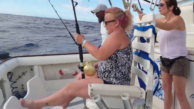 Fishing for marlin. Arrived in the Dominican Republic, boarded a boat and began to catch marlin смотреть онлайн