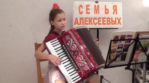 Расцвела под окошком белоснежная вишня - для Максима Алексеева