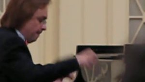 КУЛЕШОВ  ВАЛЕРИЙ  пианист