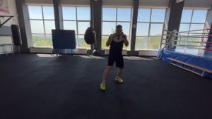 Работа ног в боксе, делаем циркуль!