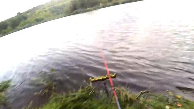 ОСЕННИЙ ФИДЕР. ОГРОМНЫЙ КАРАСЬ НА РЫБАЛКЕ С КАТЕЙ смотреть онлайн