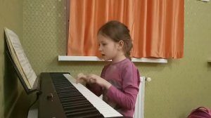 Танец. В лапку шмель берет смычок