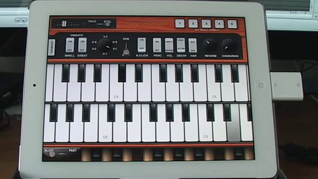 Toccata and Fugue in D by iPad/iPhone App of Pocket Organ C3B3 with MIDI смотреть онлайн