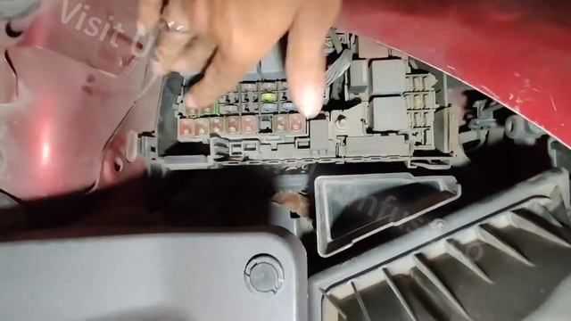 Range Rover Evoque Engine Fuse Diagram and Location смотреть онлайн