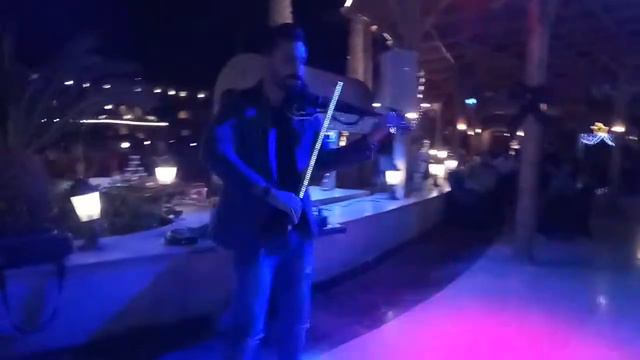 Игра на скрипке (в Египте) смотреть онлайн