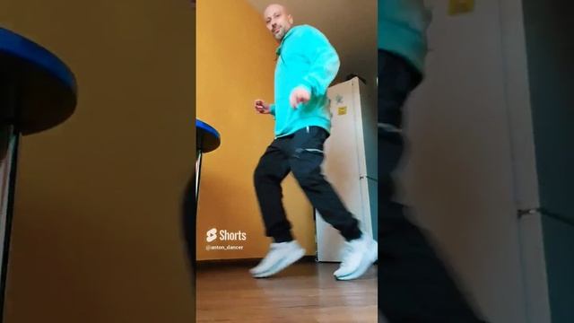 ШАМАНСКИЙ ТАНЕЦ У ХОЛОДИЛЬНИКА #танцы #dance #shuffledance #обучение  #tiktok