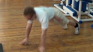 №091 — Отжимания (хлопок в ладоши)