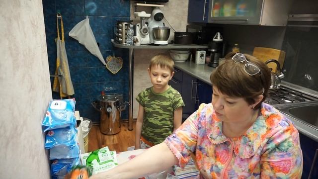 (178) ЗМЕЯ на шее и ШОКОЛАД! смотреть онлайн