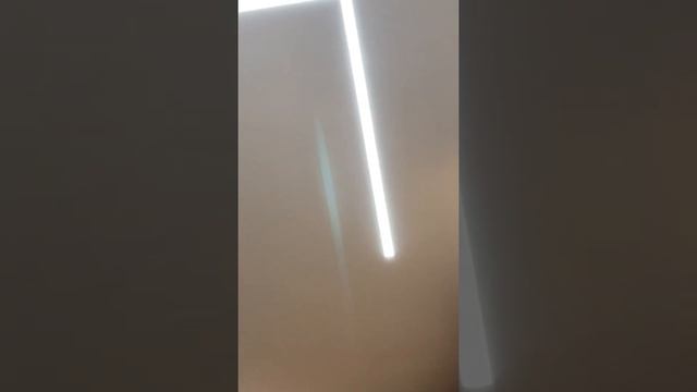 Световая линия на натяжном потолке как альтернатива основного освещения смотреть онлайн