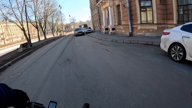 Поездка на велосипеде от первого лица по Санкт-Петербургу. Часть 1 смотреть онлайн