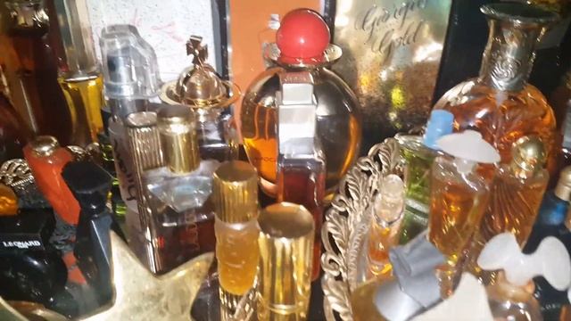 МОЙ ПАРФЮМЕРНЫЙ ШКАФ С МИНИАТЮРКАМИ.#ПАРФЮМЕРНЫЕ_МИНИТЮРКИ. ДЛЯ ЧЕГО ОНИ НУЖНЫ?ЧАСТь1