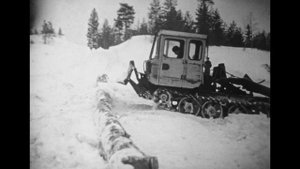 Колесный трактор ТКЛ-1. Видео из архива Онежского тракторного завода