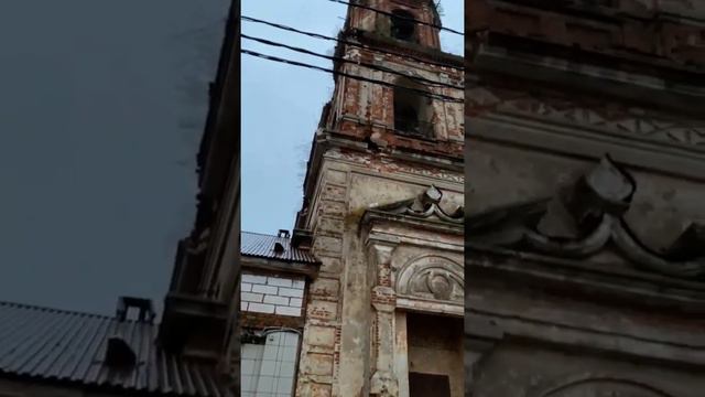 В Белеве Тульской области в колокольню Покровского храма ударила молния смотреть онлайн
