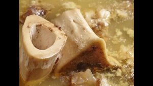 Как правильно приготовить полезный костный бульон