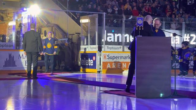 Kiitos sinikeltaisille! смотреть онлайн