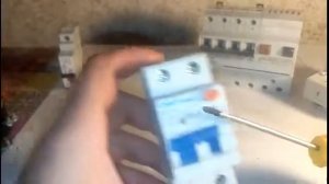 как включить свет в квартире