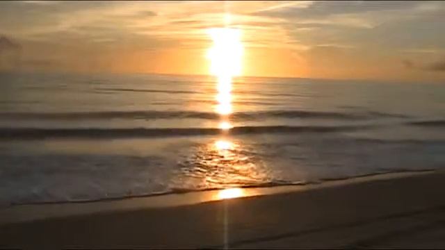 Рассвет над океаном. Шум прибоя смотреть онлайн