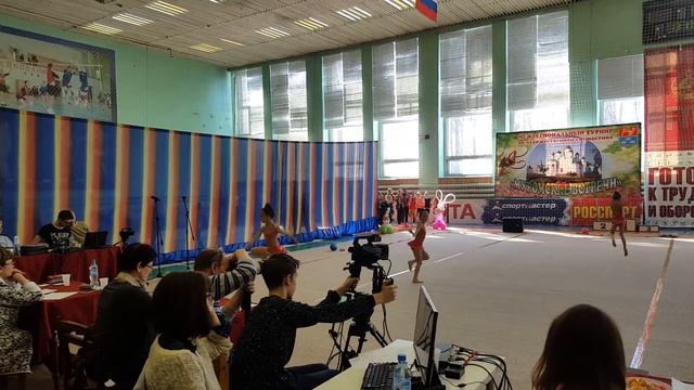 Художественная гимнастика 6- 7 лет. Групповые упражнения. смотреть онлайн