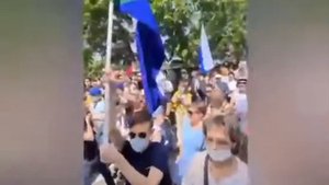 Этих дней не смолкнет слава, не померкнет никогда! Партизанские отряды поднимали города...