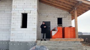 Обзор одноэтажного дома 150 м² из газобетонного блока со скатной кровлей в Прохладном.
