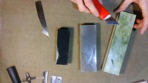 КИТАЙСКИЙ МАСЛЯНЫЙ АГАТ соревнуется с АРКАНЗАСАМИ.