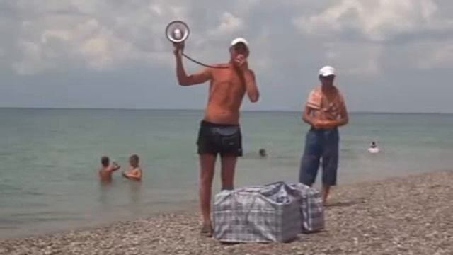 Прикол. Вован продает пирожки на пляже. Кому пирожок?) смотреть онлайн