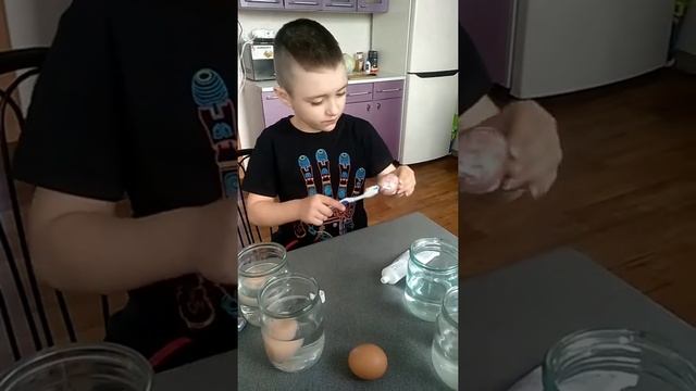 Опыт: Как зубная паста влияет на зубы.