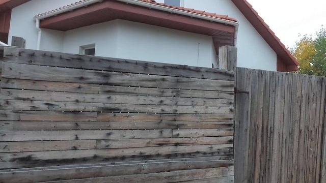 дом с черепицей из цемента покрашенной акриловой фасадной кракой смотреть онлайн