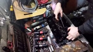 Опель Астра h  масло льет из всех щелей, проблема решена...