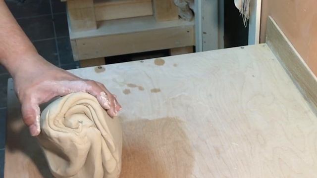 Урок 1 Подготовка глиняной массы к работе ч2 из мешка смотреть онлайн