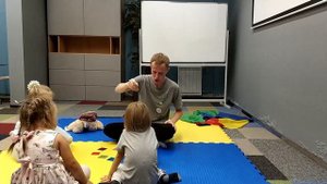 Preschool Kids & Colors. ESL Games & Activities for Kindergarten. Parachute Warm Up