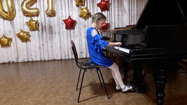 Д.Шостакович Танец-скакалка.      И.С.Бах Менуэт c moll.        исп. Букреева Маргарита,     9 лет.