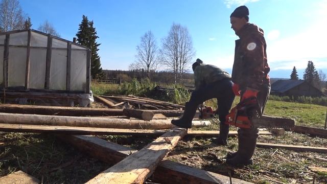 СТРОИМ ГАРАЖ ИЗ БРЁВЕН / КРОЕМ КРЫШУ. смотреть онлайн