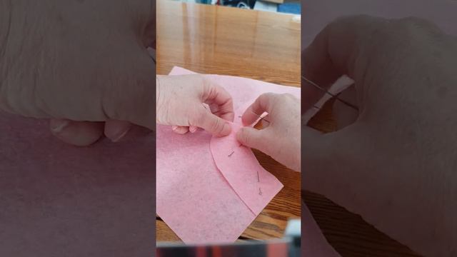 Урок по обработке горловины плечевого изделия обтачкой. ОБТАЧКА 2