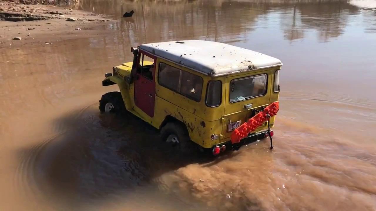 MST cfx-w rc Toyota FJ43 Trip to mountain river
